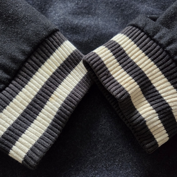 Harry Potter Hufflepuff Varsity Hooded Wool Jacket Men’s Size XL Snap Button - Picture 16 of 16